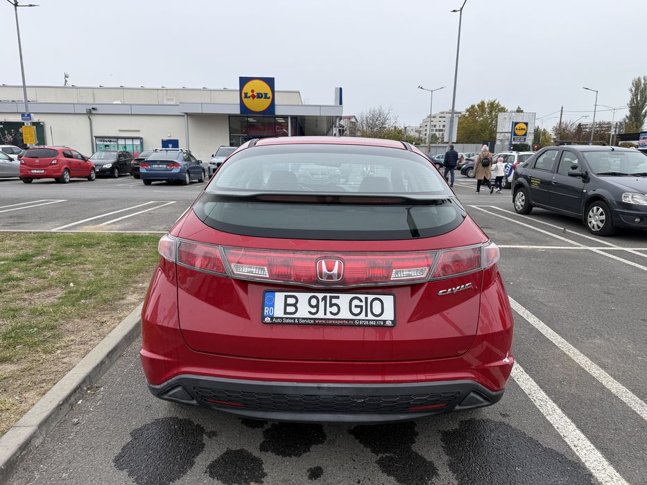 Honda Civic VIII 1.4 MT6