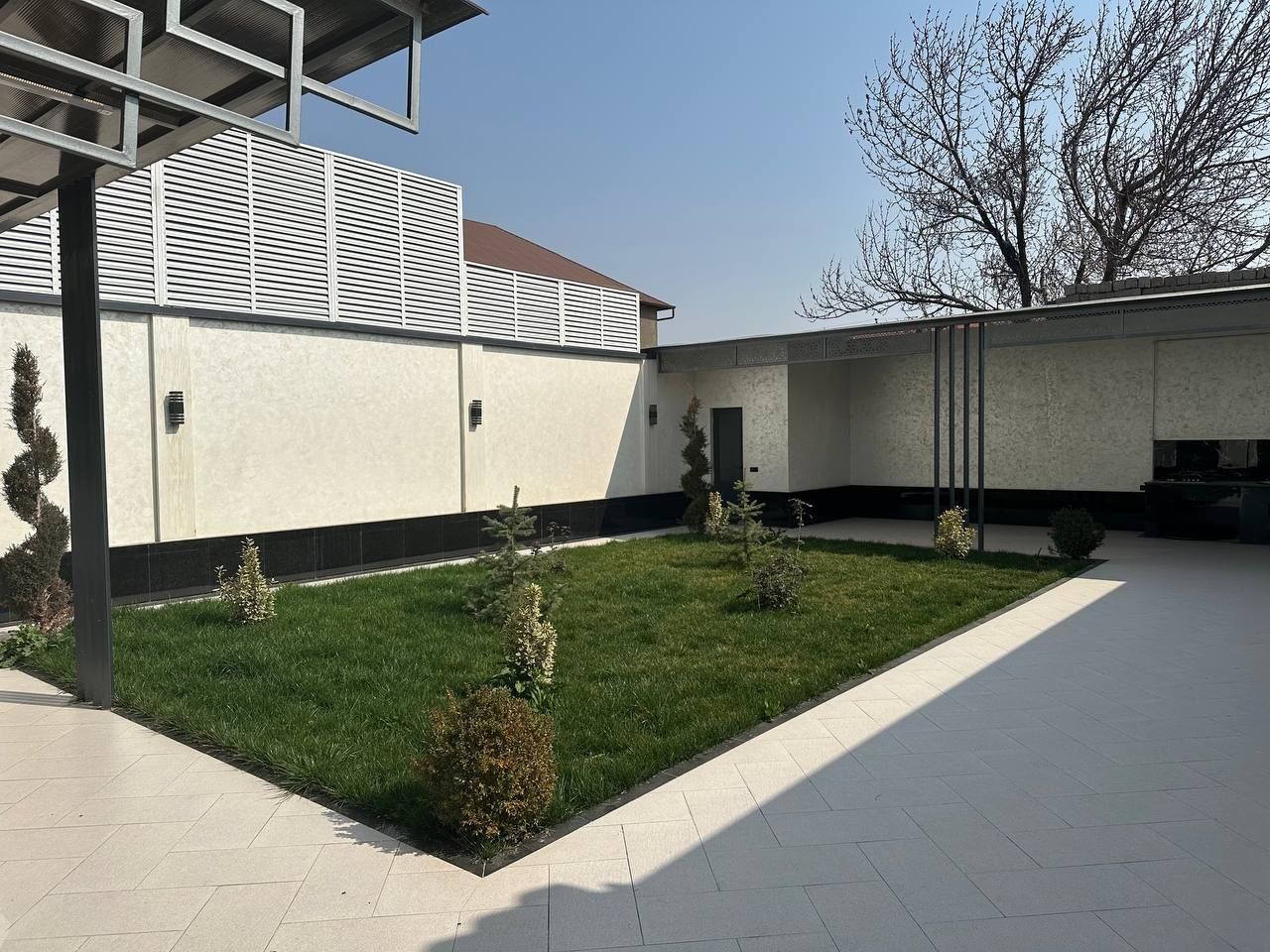 Продам новый евро дом Город Чирчик 3 сотки 3 уровня 6 комнат 450 м2