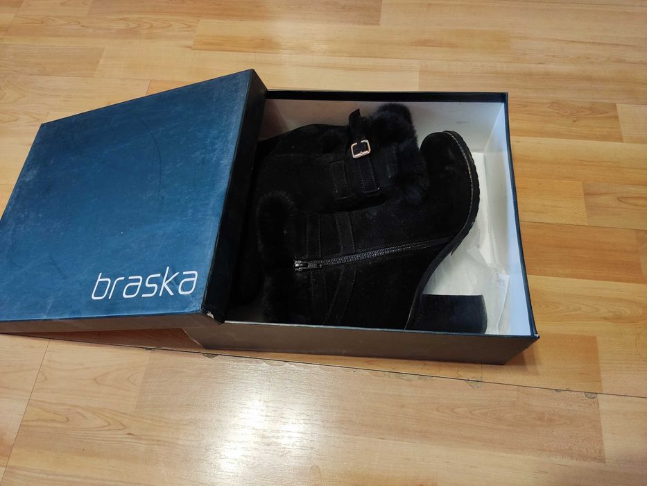 Элегантная женская зимняя обувь, на каблуке, из замши.