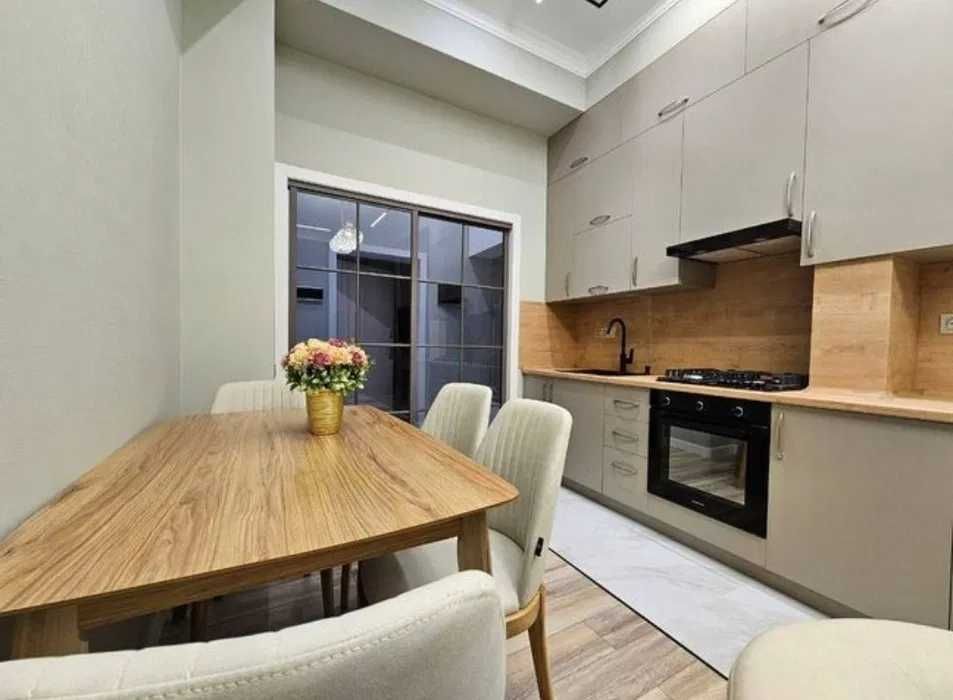 Сдам Квартира Новза метро 2 комната 118*