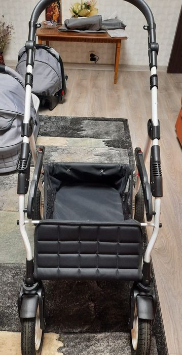 Vând căruț bebe marca Krausman