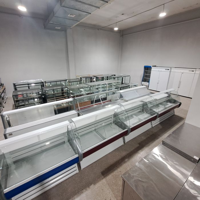 Витринные  ,горизонтальные ,прилавки ,витрины.Большой ассортимент.