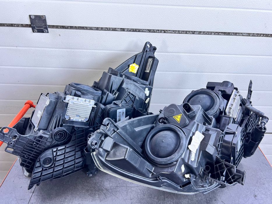 Far stanga/dreapta Ford Kuga 2 2017-2020