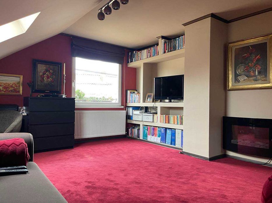 Casa in Tg Secuiesc, pretabil pt locuit,birouri,cabinete medicale,etc.