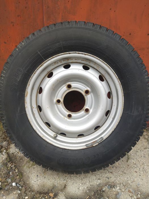 Yokohama 205/70/15 зимняя