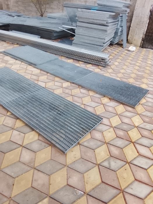 Vând grătare zincate și trepte orice dimensiune