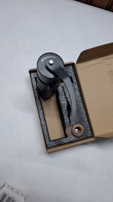 Ръчна керамична кафемелачка Figg's