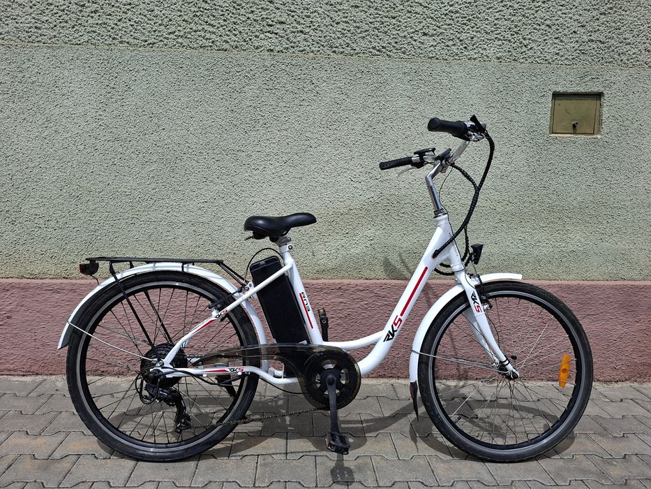 Bicicleta electrica cu acceleratie, roti 26,baterie NOUA