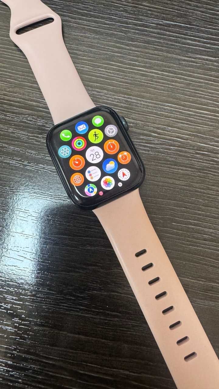 Apple Watch Series 9  корпус 45 мм