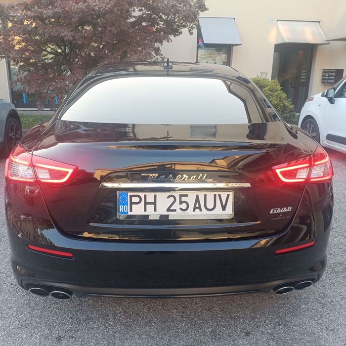 Maserati Ghibli Maserati Ghibli 3.0 Diesel 275 CP – An 2018 – Negru – Întreținută Impe