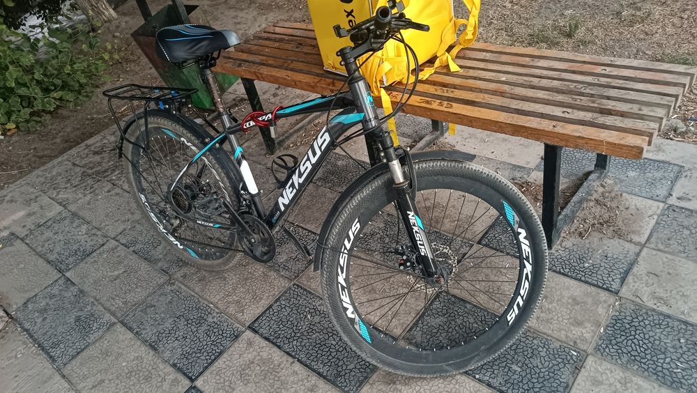 Velosiped NEKSUS by