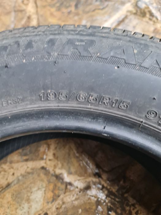 Vând 2 anvelope 195/65R 15 și 195/70 R 15 -150 lei ambele.