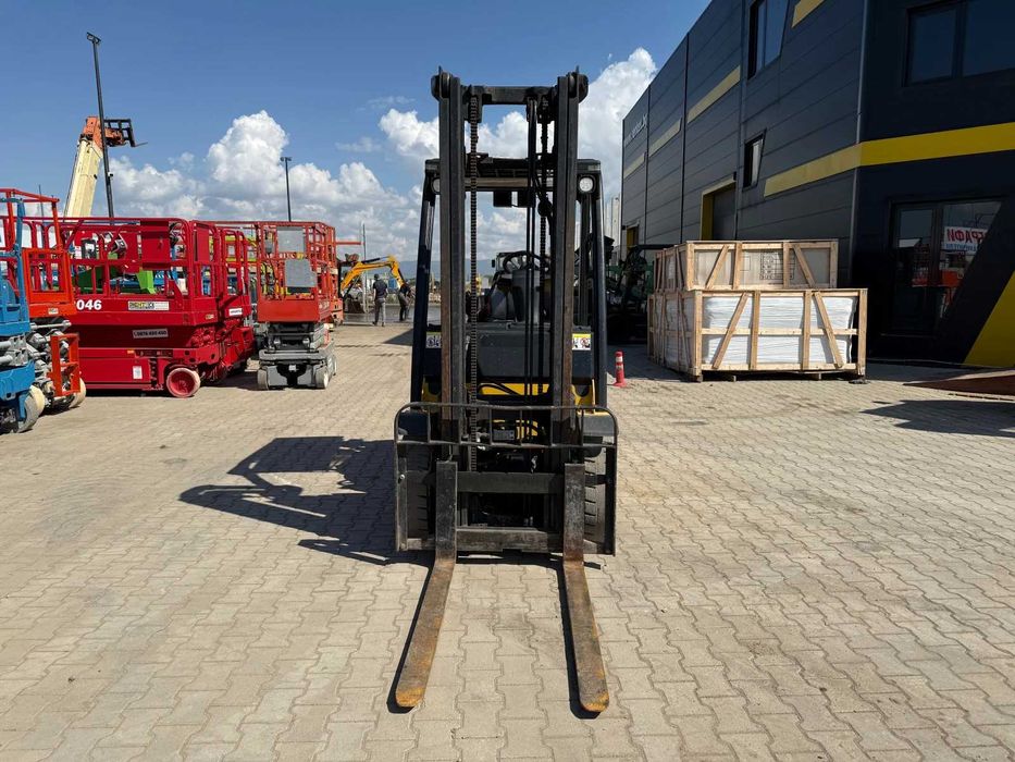 Мотокар Yale GLP25VX