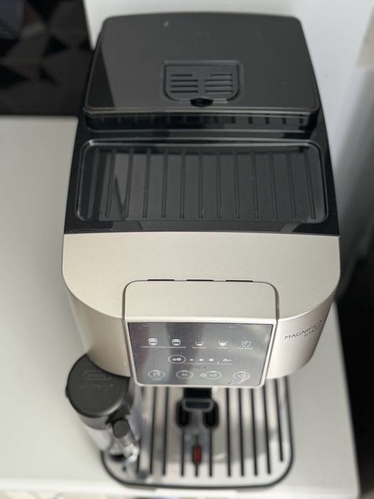 Espressor Atutomat Delonghi Magnifica start