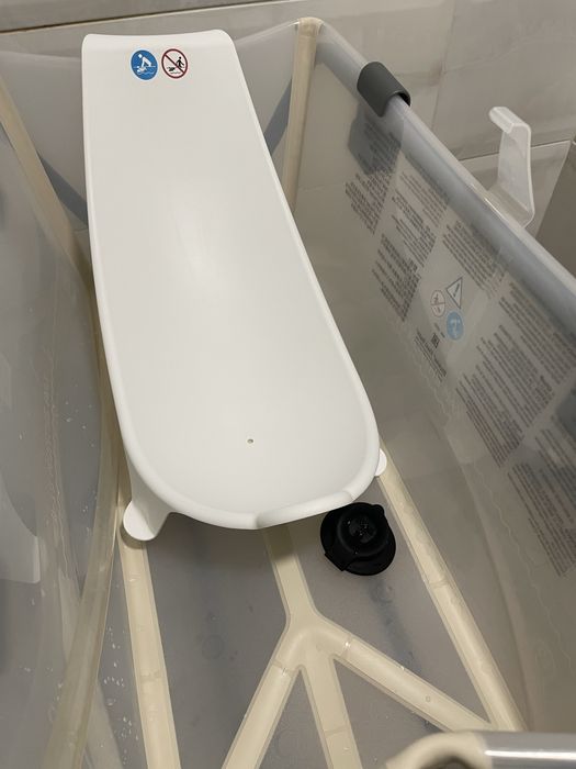 Компактна сгъваема вана със стойка Stokke Flexi Bath