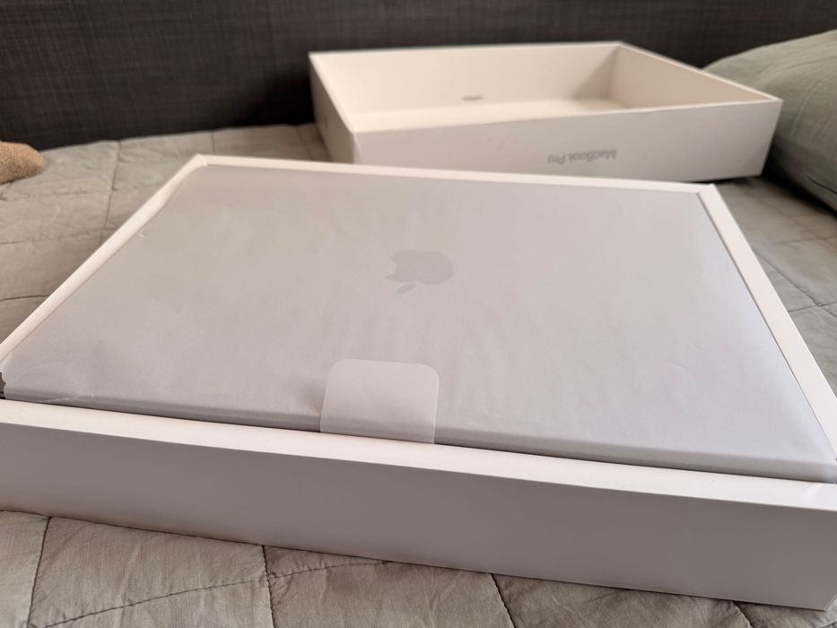MacBook Pro M2 Max 16-inch Space Gray | RAM 32 | 1 TB SSD