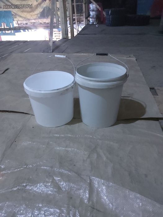 Продаётся ведро пластиковое с крышкой