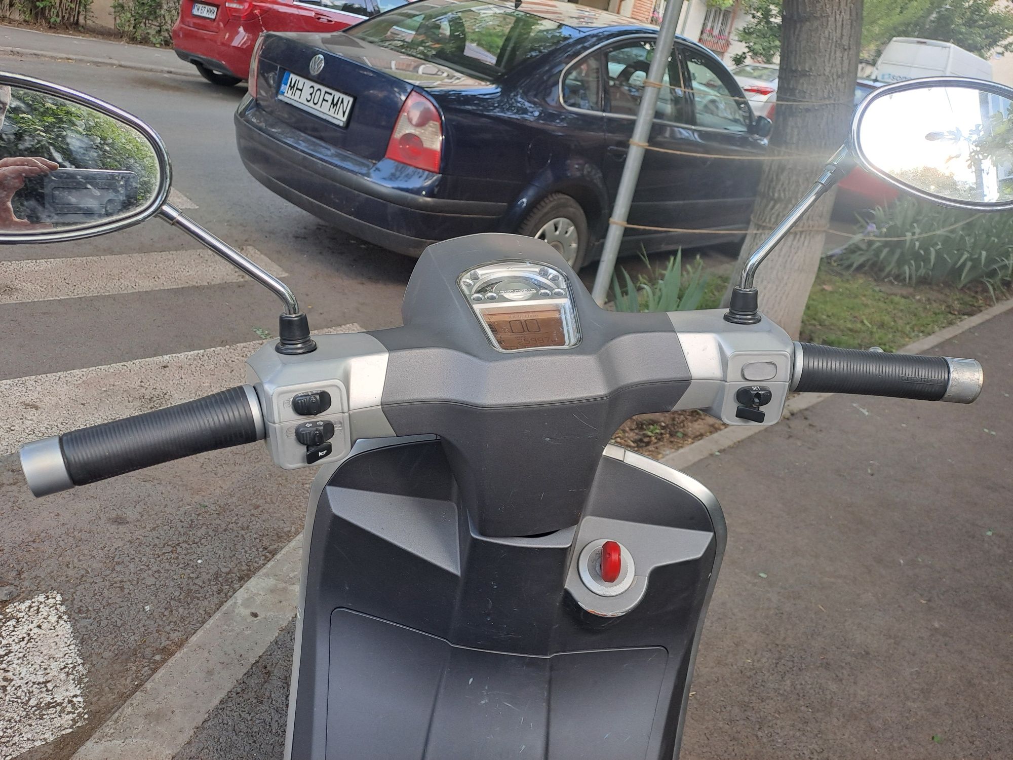 Scuter Lambretta, Vespa