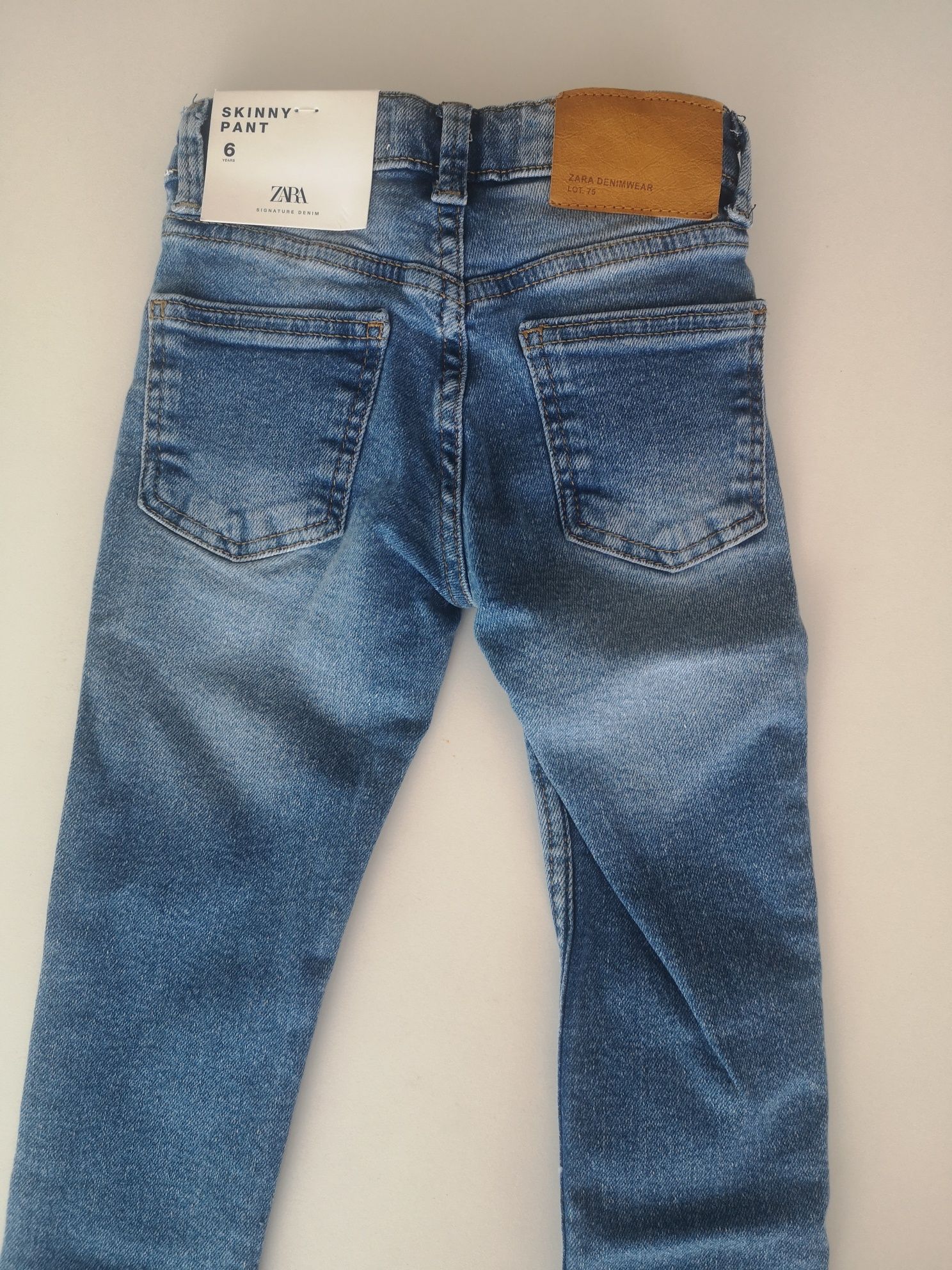 Нови дънки Zara 116 см