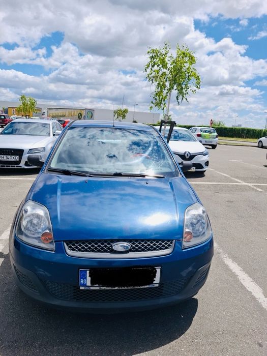 Vând Ford Fiesta