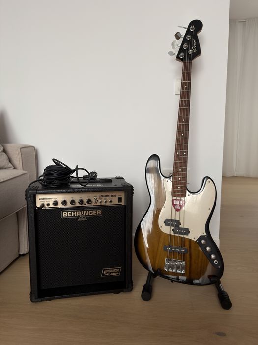 Vand statie si chitara bass pentru amatori