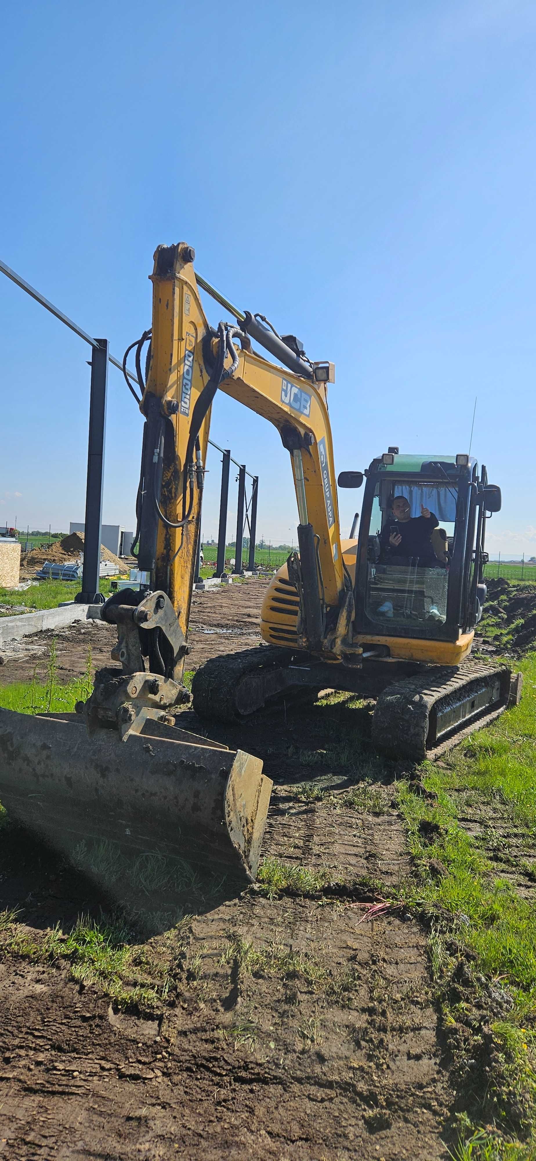 Excavator JCB 8085 2014