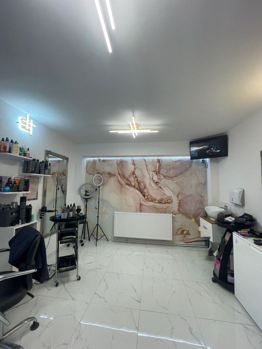 Inchiriez scaun de frizerie, coafor si manichiura