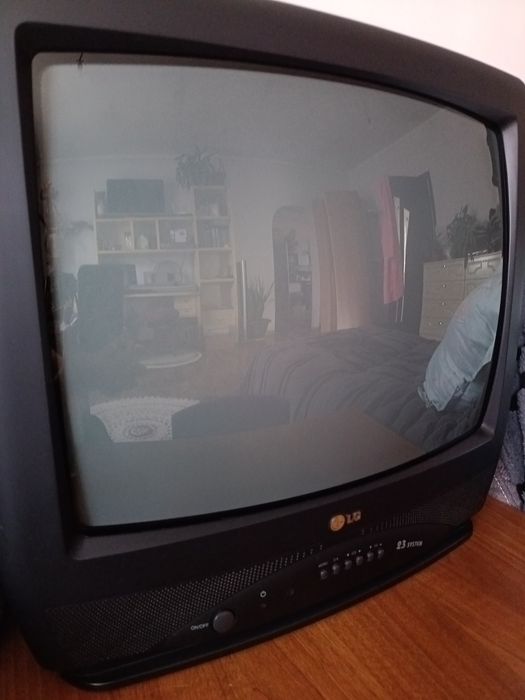 Продам телевизор LG!