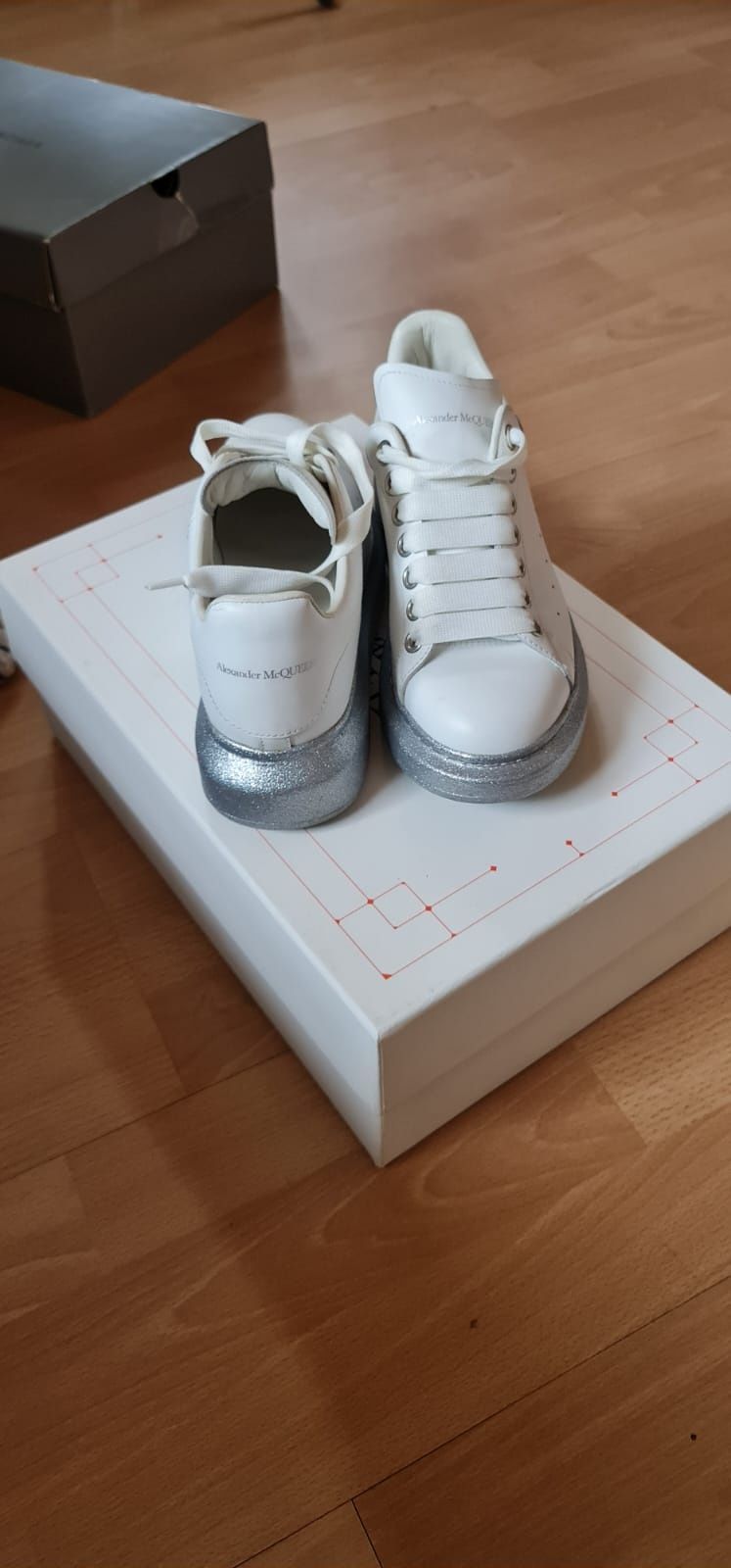 Adidași Alexander McQueen nr 37 noi originali