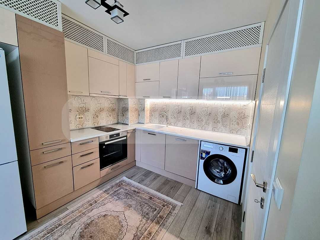 Продава се Двустаен апартамент в Варна, Възраждане 1 - 73 кв.м за 1973 €/кв.м - Снимка #2