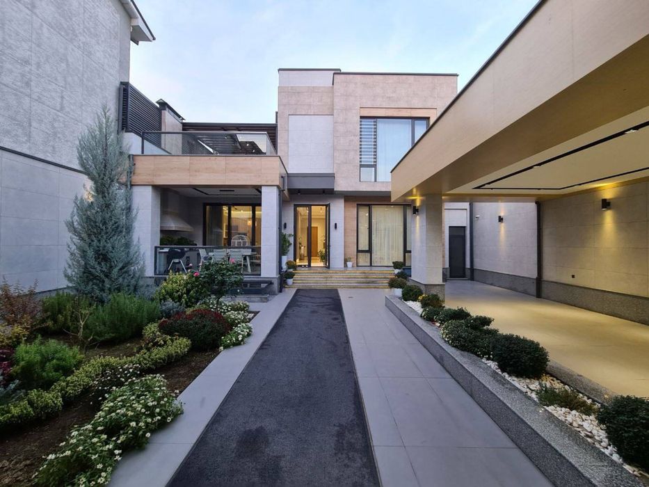 Продам ЕвроДом Центр Луначарского 5 соток