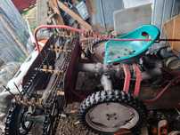 Vând greblătoare pe benzina motor ROTAX și semicabină tractor.