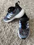 Tenesi Adidas