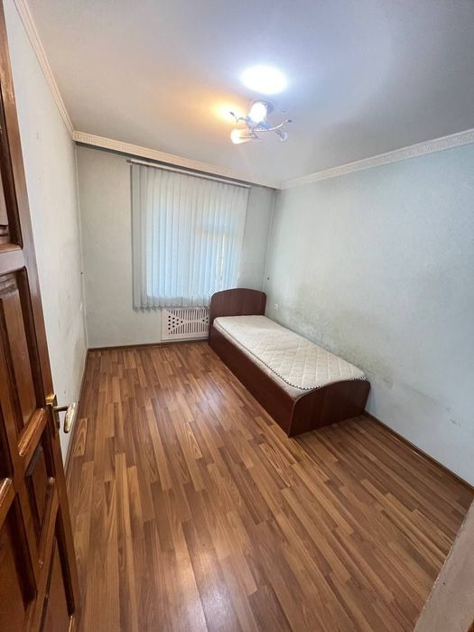 Чилонзор-26кв 4/3/5/балкон 2*6/Кирпичный дом Срочно Сотилади