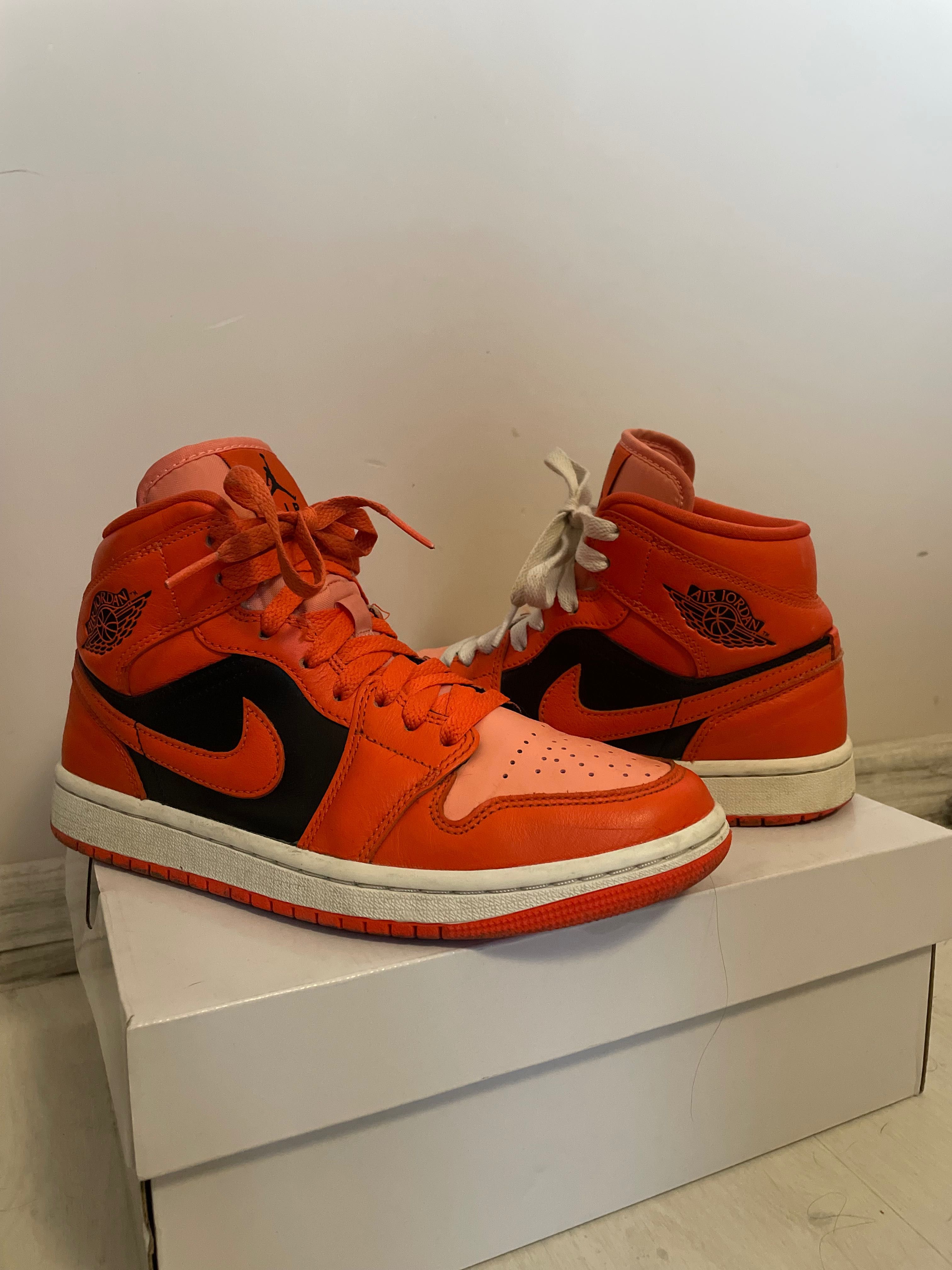 Jordan 1 Mid SE Rush Orange Crimson Bliss (W)