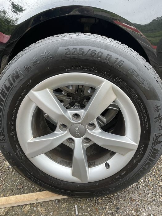 Vand 4 jante cu anvelope (roti) iarna 225/60 R16