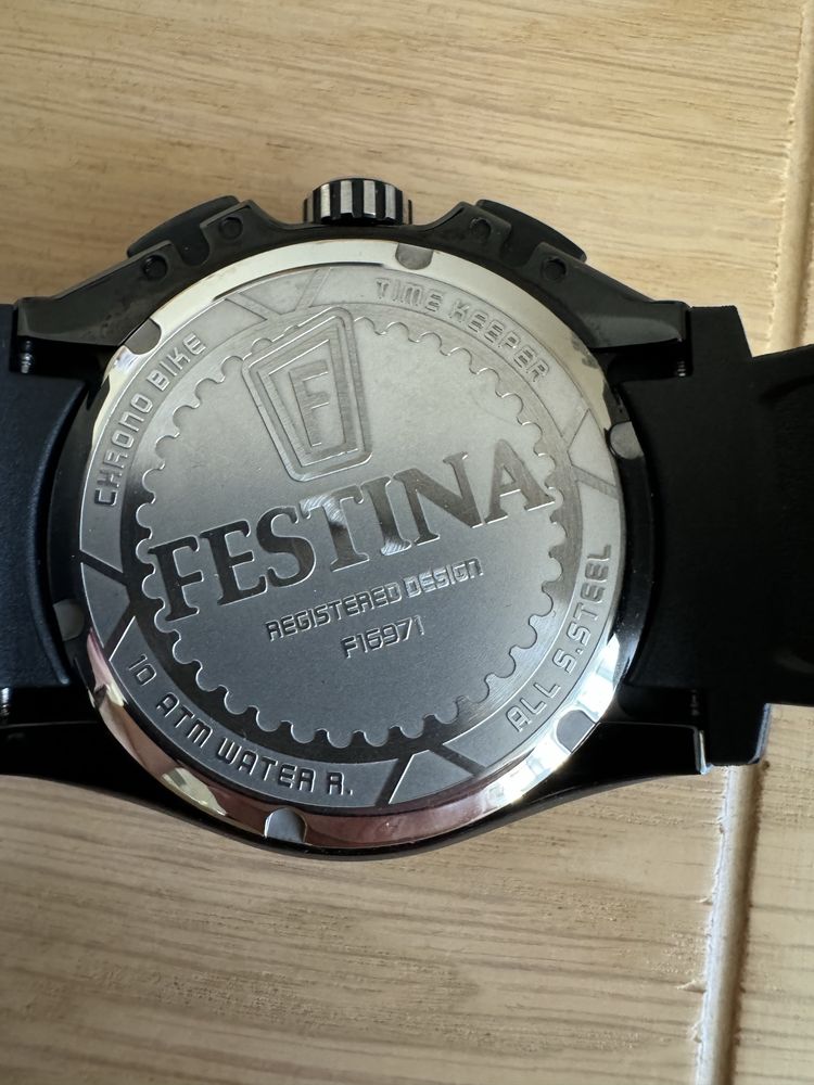 Часовник Festina F16971