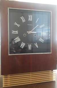 Руски стенен часовник Янтар