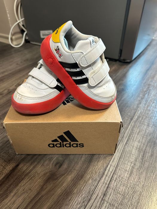 Маратонки Adidas 24 номер