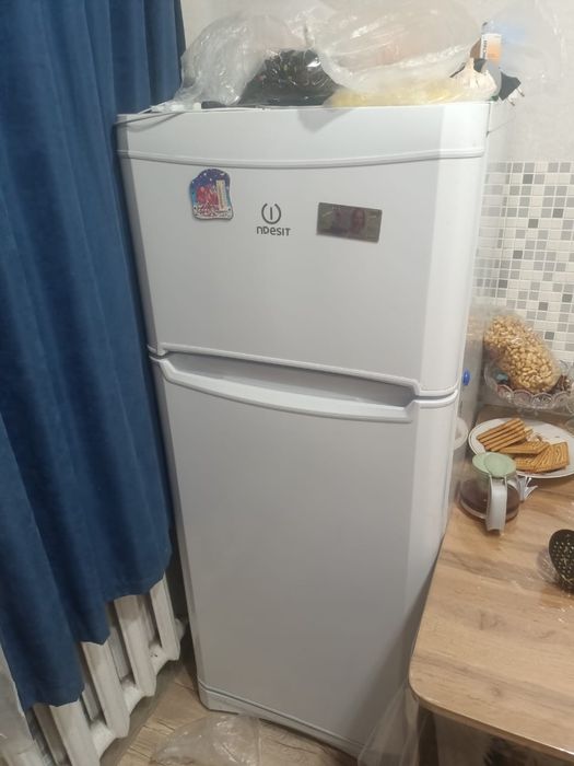 Продам холодильник