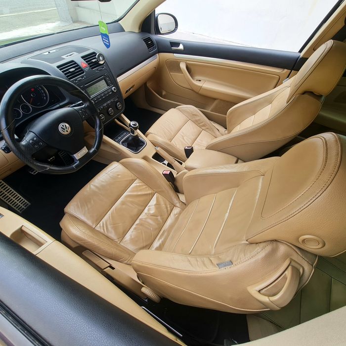 Volkswagen Golf GTI - 200 CP