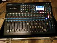 Mixer Digital Allen&Heath QU 24 Chrome cu Case Gator