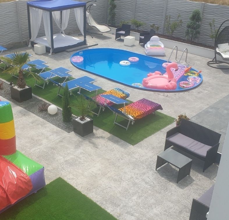 Vila de lux cu piscina de inchiriat