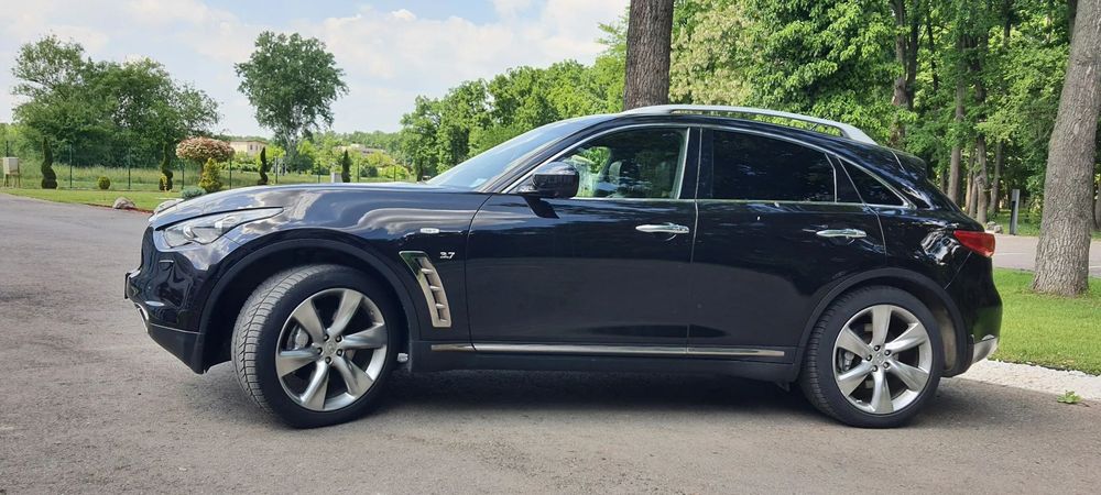 Infiniti QX70