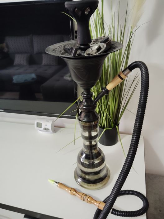 Vând narghilea cu trei furtune ,pipe