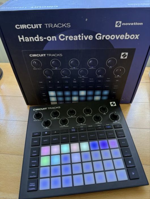Novation Circuit Tracks, Groovebox, Synth, Sequencer, Drum