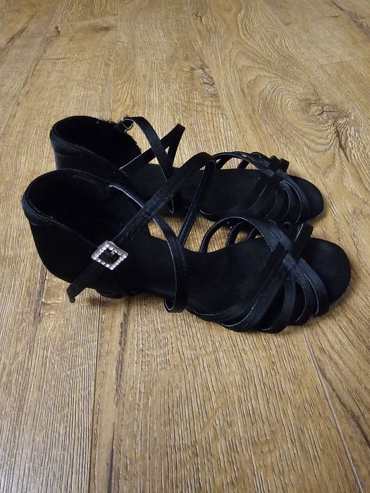 Обувки за  танци