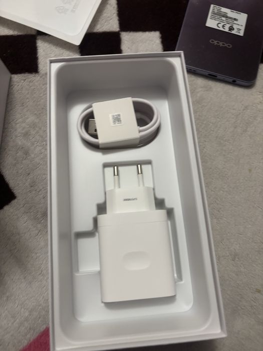 продам телефон новый