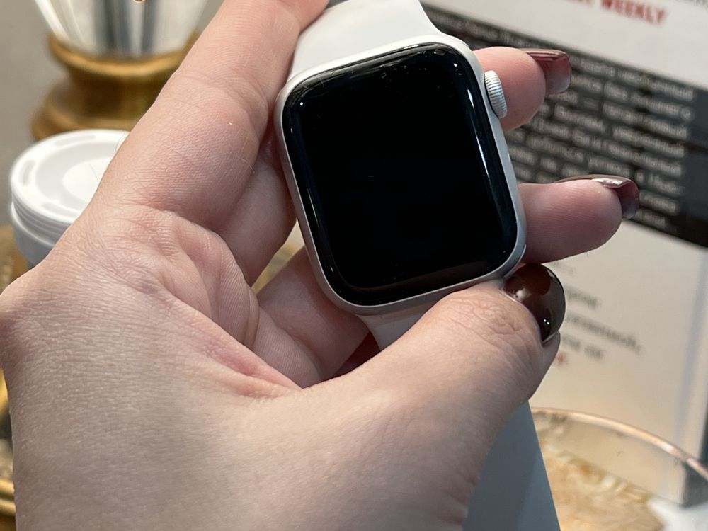 Часы Apple watch series 8