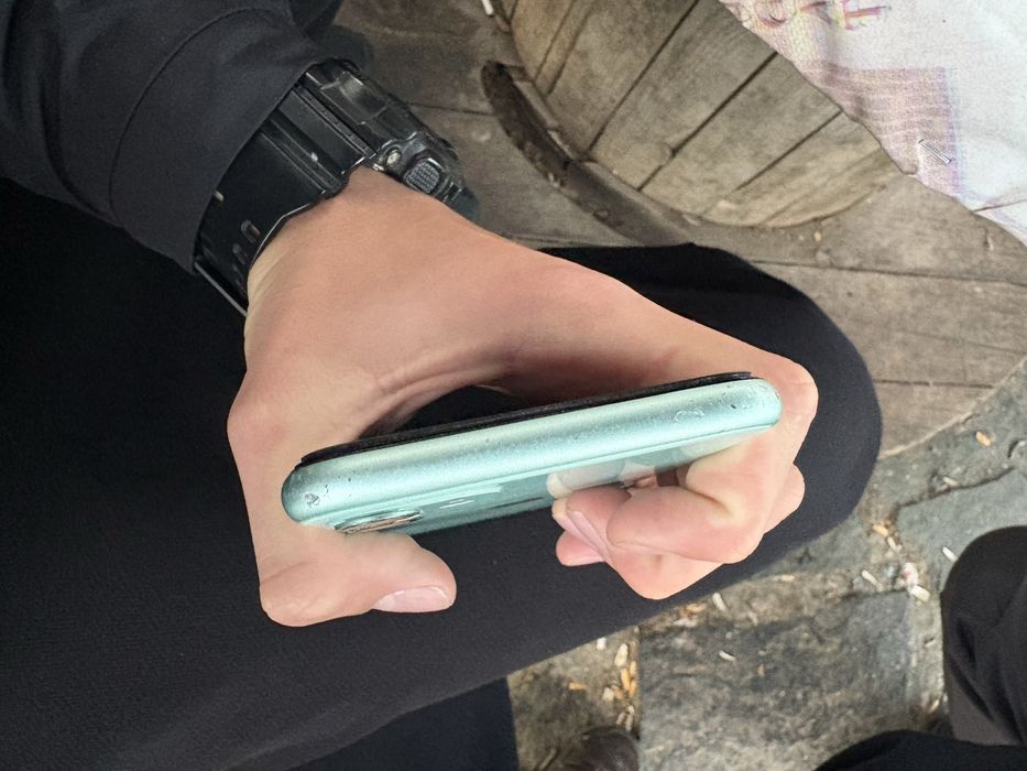 Iphone 11 128GB в отлично състояние
